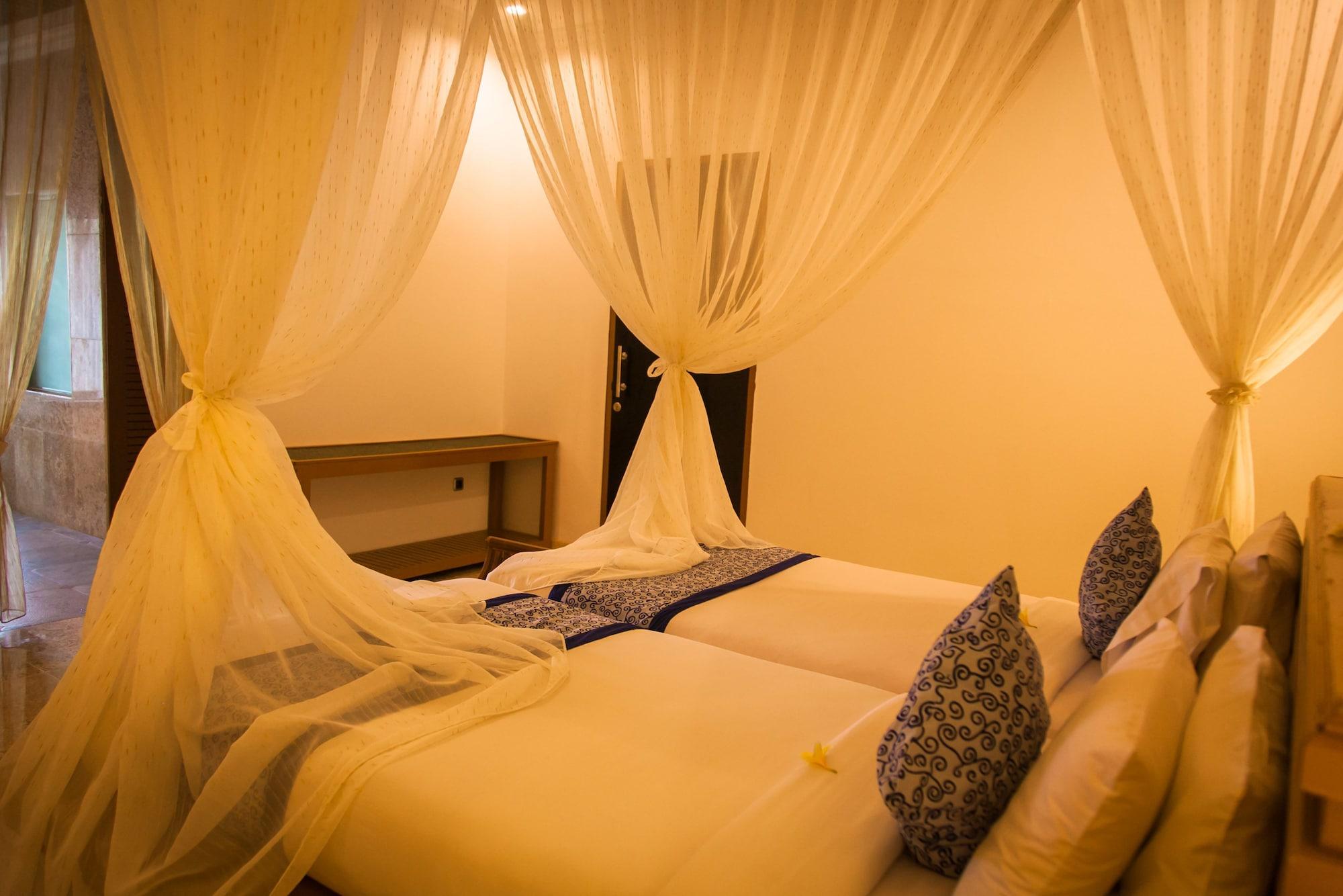 Royal Pool Villa Bali นูซาดูอา ภายนอก รูปภาพ