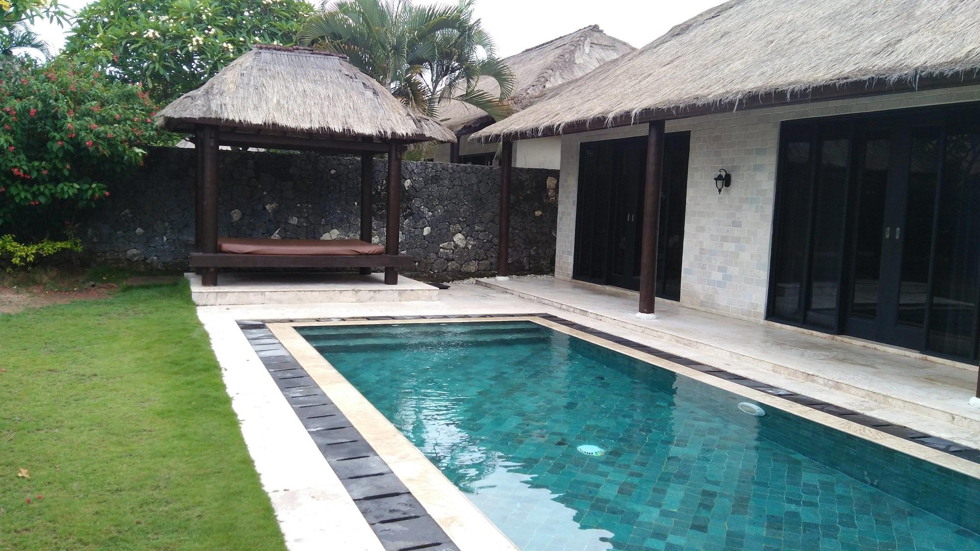 Royal Pool Villa Bali นูซาดูอา ภายนอก รูปภาพ