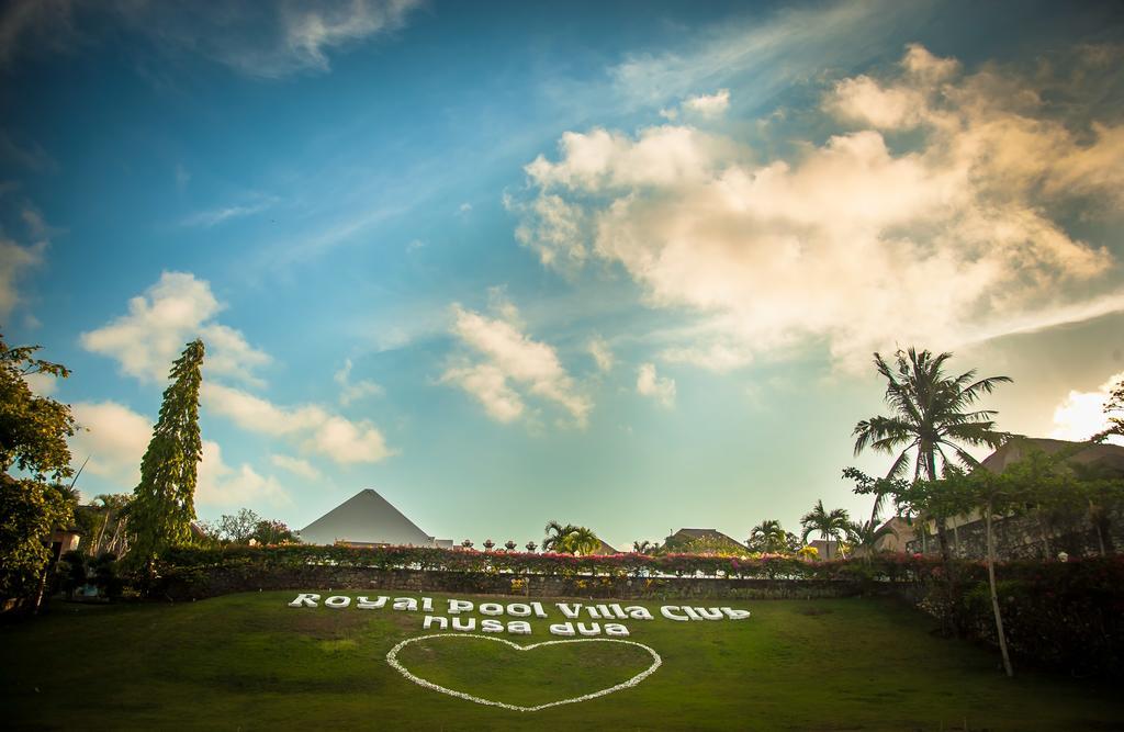 Royal Pool Villa Bali นูซาดูอา ภายนอก รูปภาพ