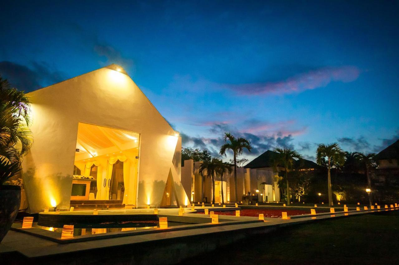 Royal Pool Villa Bali นูซาดูอา ภายนอก รูปภาพ