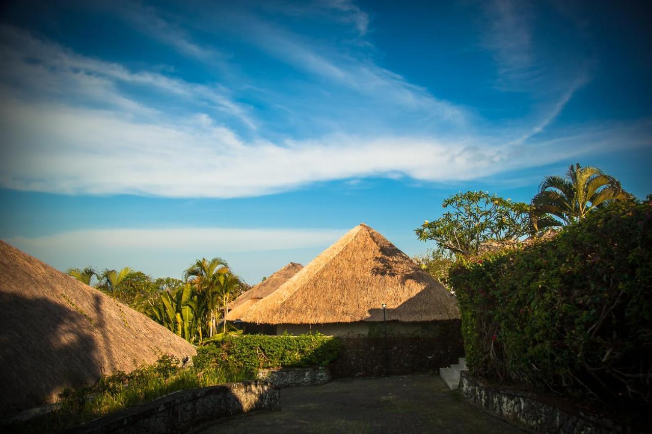 Royal Pool Villa Bali นูซาดูอา ภายนอก รูปภาพ