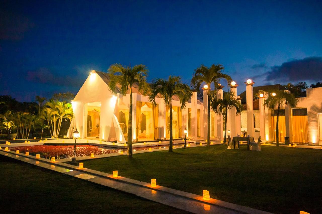 Royal Pool Villa Bali นูซาดูอา ภายนอก รูปภาพ