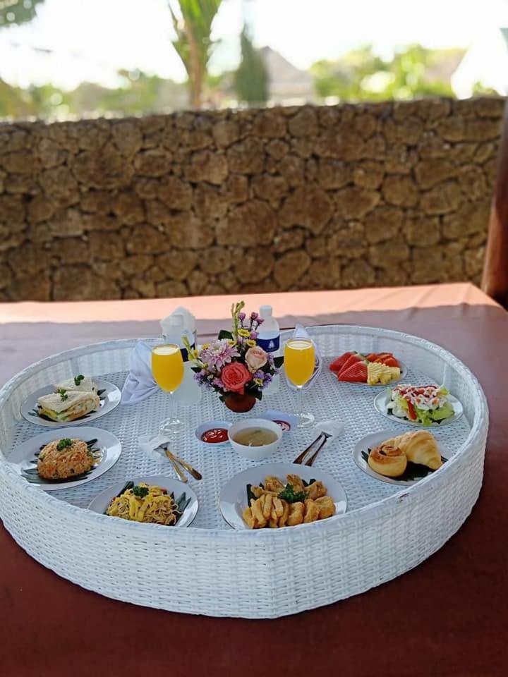 Royal Pool Villa Bali นูซาดูอา ภายนอก รูปภาพ